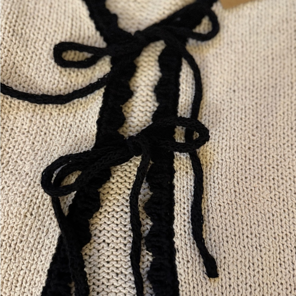 Blu Pepper Ivory Knit Vest with black Edging - Picture 4 of 4